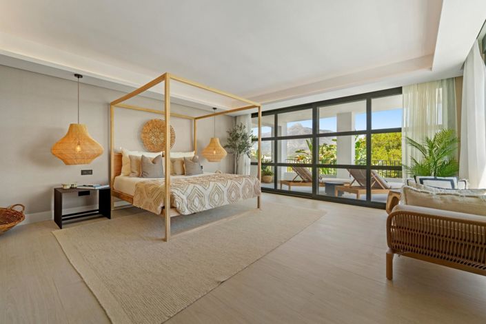 Image No.22-6 Bed Property for sale