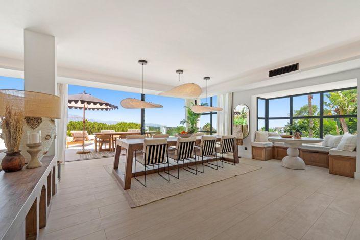 Image No.40-6 Bed Property for sale