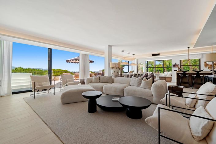 Image No.43-6 Bed Property for sale