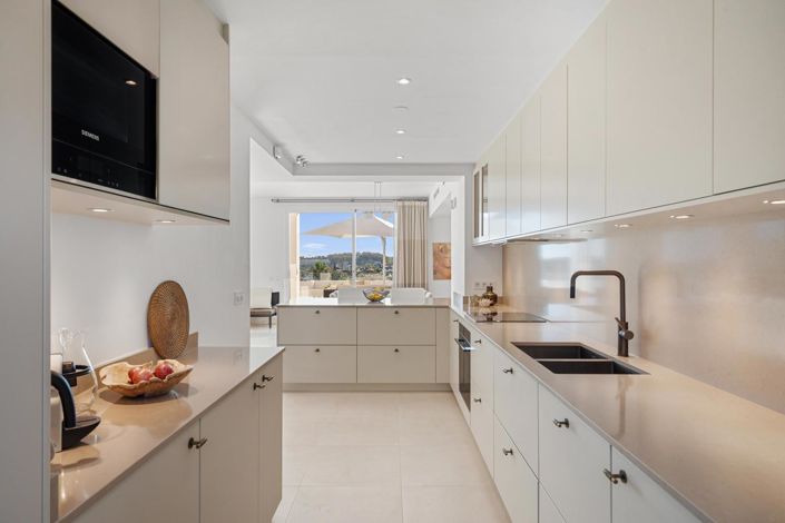 Image No.11-3 Bed Property for sale