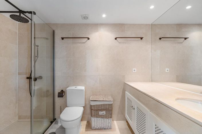 Image No.15-3 Bed Property for sale