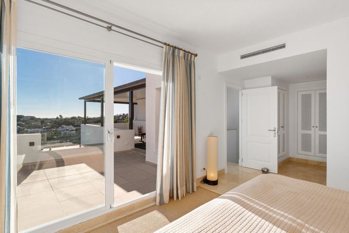 Image No.20-3 Bed Property for sale