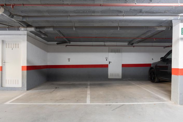 Image No.28-3 Bed Property for sale