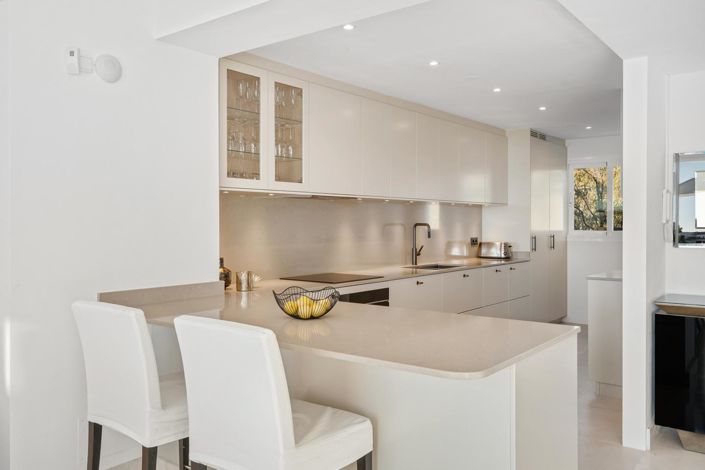 Image No.8-3 Bed Property for sale