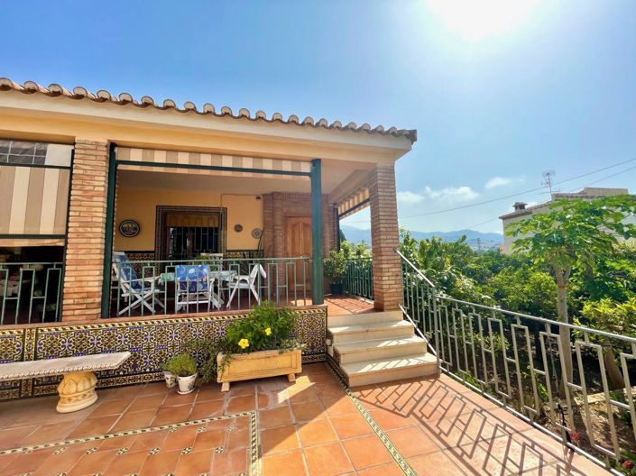 Image No.1-3 Bed Property for sale