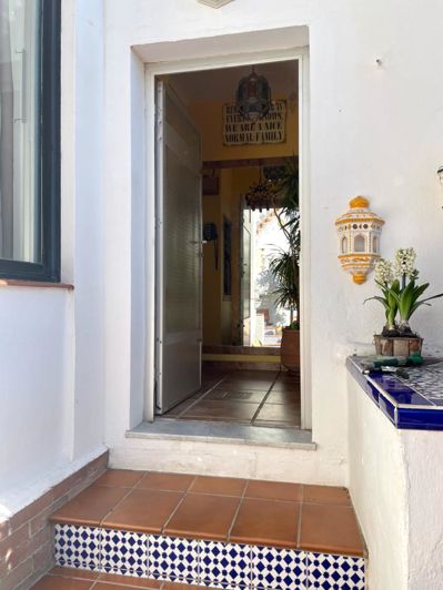 Image No.18-7 Bed Property for sale