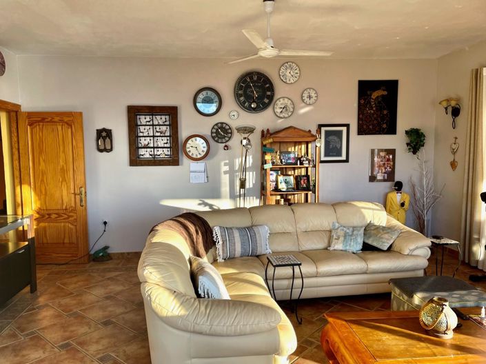 Image No.22-7 Bed Property for sale