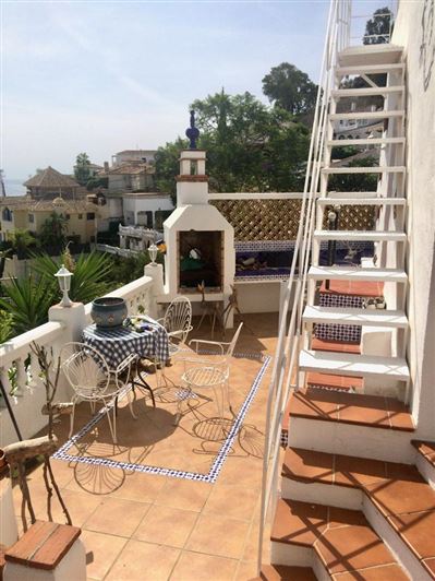 Image No.34-7 Bed Property for sale