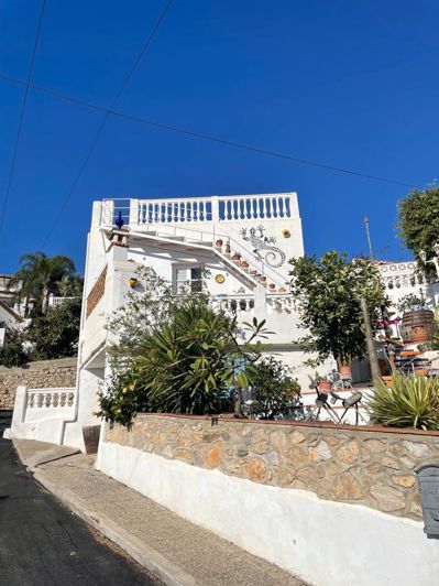 Image No.39-7 Bed Property for sale