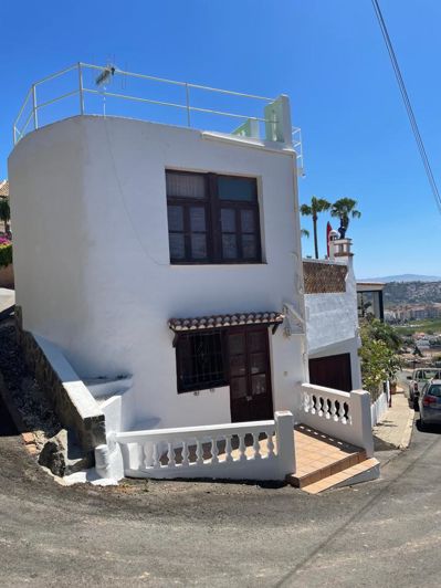 Image No.40-7 Bed Property for sale