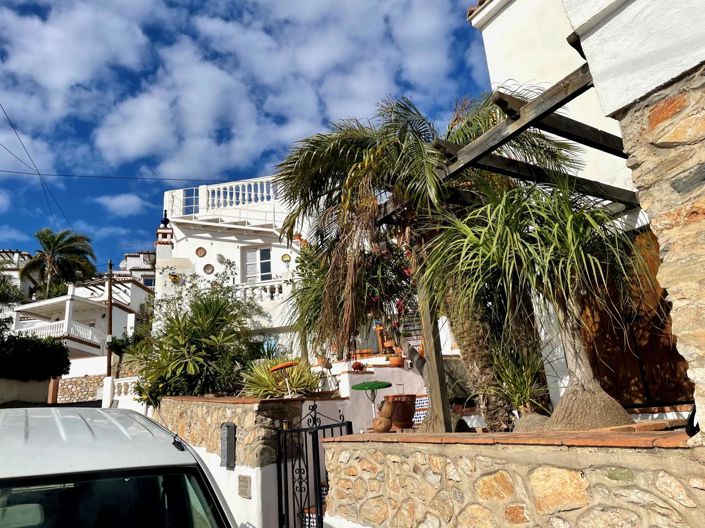 Image No.46-7 Bed Property for sale