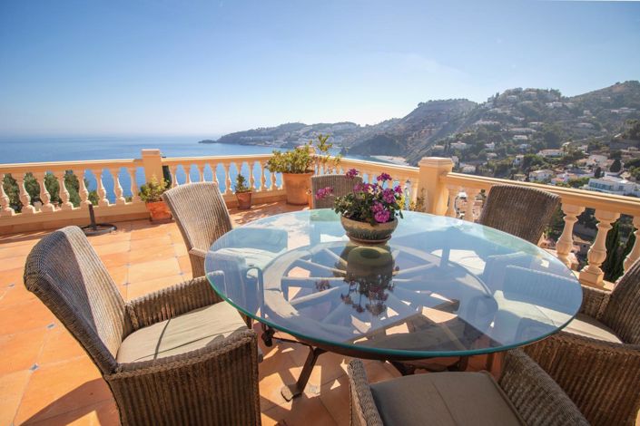 Image No.38-4 Bed Property for sale