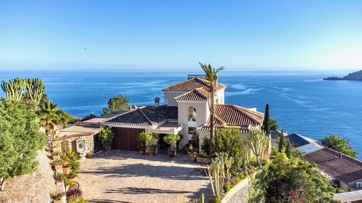 Image No.5-4 Bed Property for sale