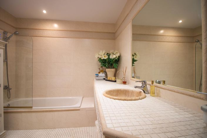 Image No.54-4 Bed Property for sale