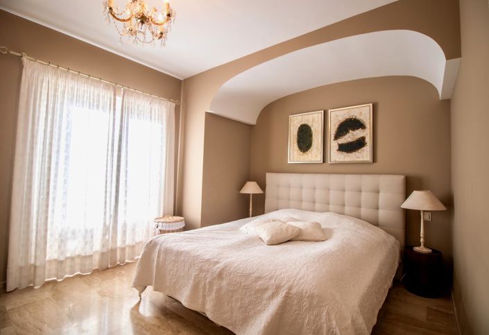 Image No.56-4 Bed Property for sale