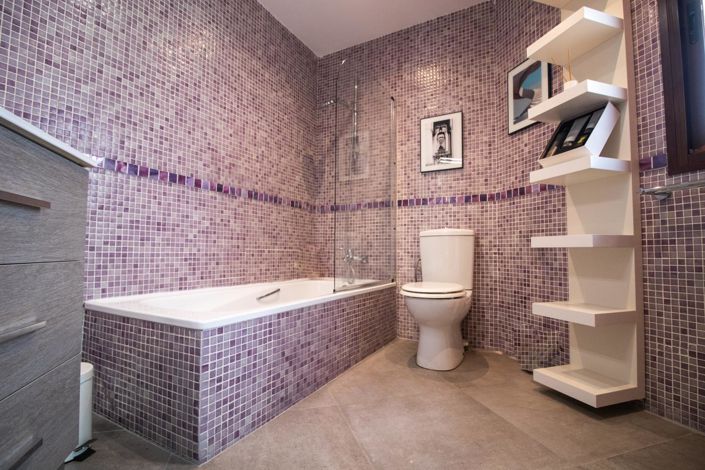 Image No.16-5 Bed Property for sale