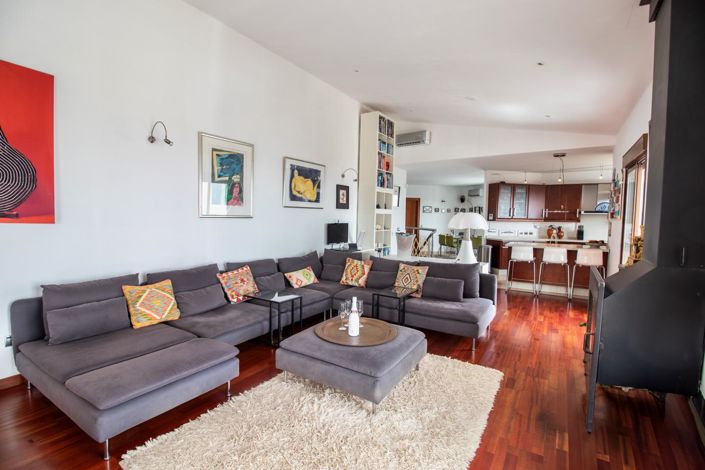 Image No.29-5 Bed Property for sale