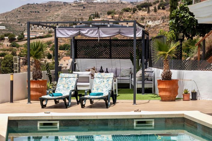 Image No.37-5 Bed Property for sale