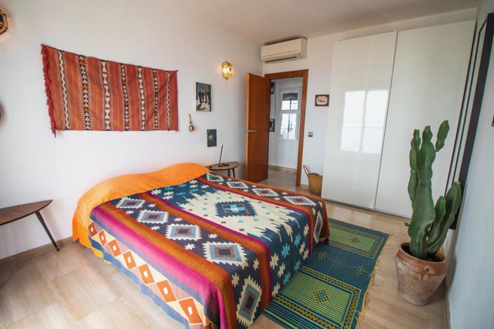 Image No.45-5 Bed Property for sale