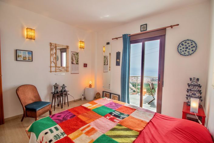 Image No.56-5 Bed Property for sale