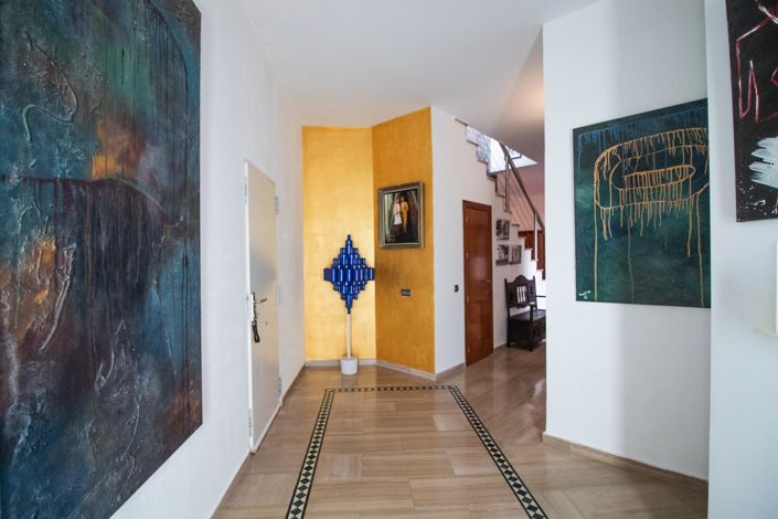 Image No.7-5 Bed Property for sale