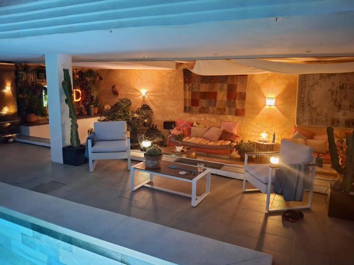 Image No.62-5 Bed Property for sale