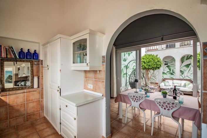 Image No.15-5 Bed Property for sale