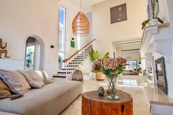 Image No.2-5 Bed Property for sale