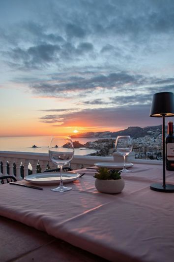 Image No.22-5 Bed Property for sale