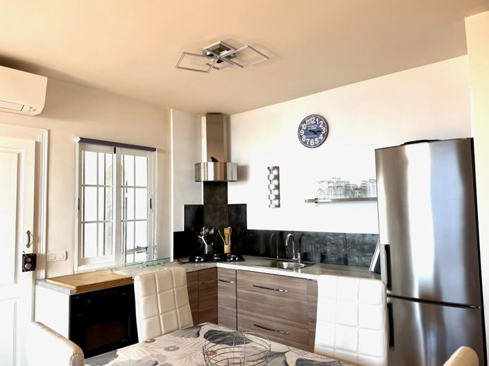 Image No.11-2 Bed Property for sale