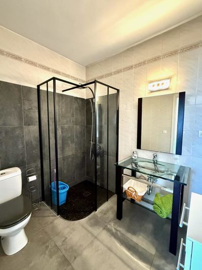 Image No.12-2 Bed Property for sale