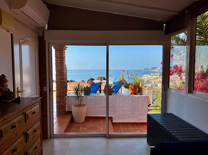 Image No.23-2 Bed Property for sale