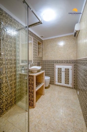 Image No.15-4 Bed Property for sale