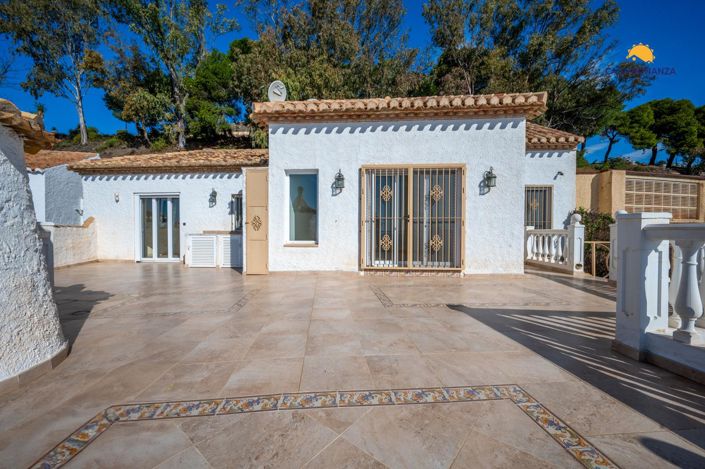 Image No.18-4 Bed Property for sale