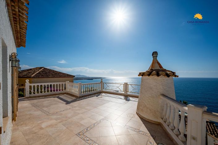 Image No.28-4 Bed Property for sale