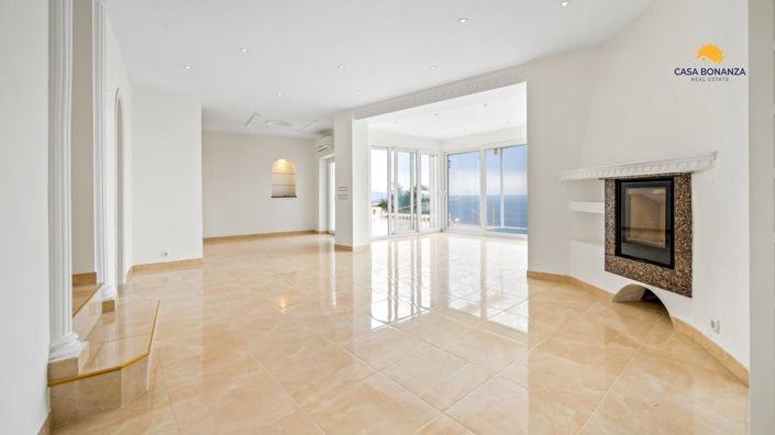 Image No.6-4 Bed Property for sale