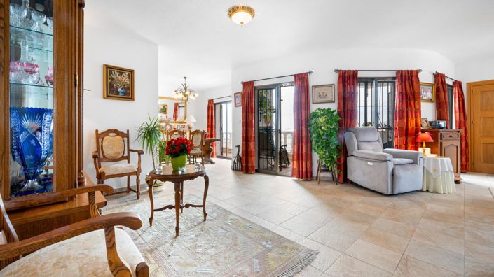 Image No.27-4 Bed Property for sale