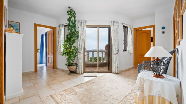 Image No.28-4 Bed Property for sale