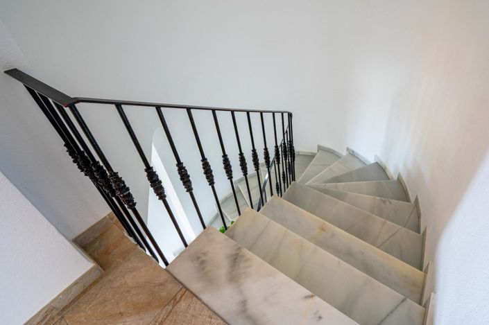 Image No.29-4 Bed Property for sale