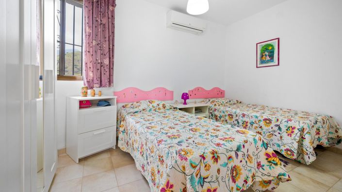 Image No.33-4 Bed Property for sale