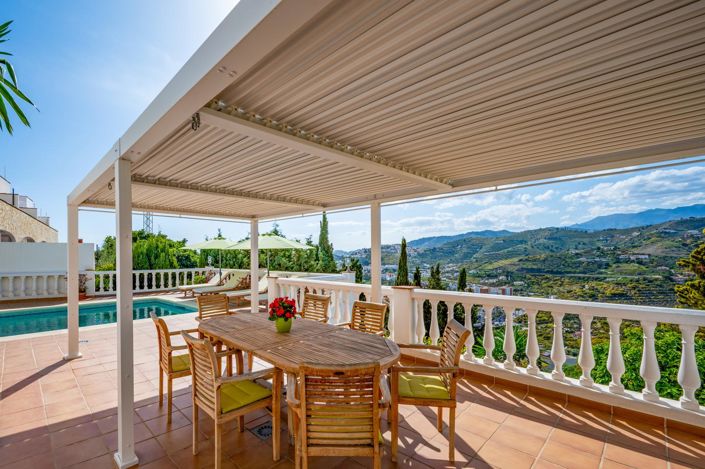 Image No.5-4 Bed Property for sale