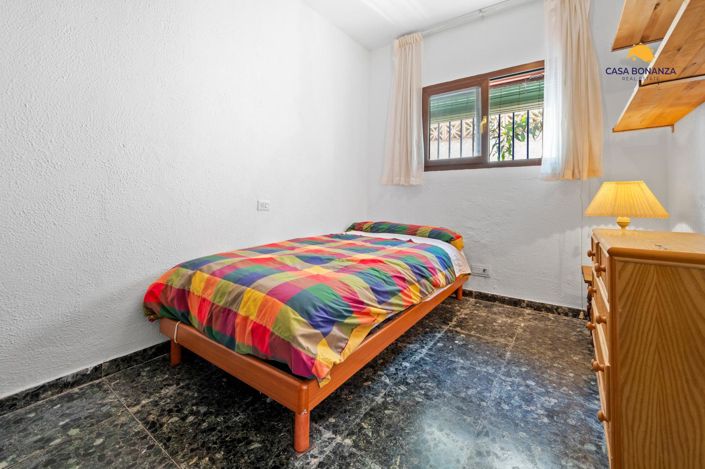 Image No.13-5 Bed Property for sale