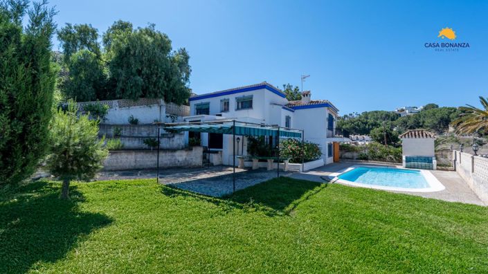 Image No.2-5 Bed Property for sale