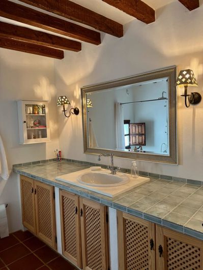 Image No.13-1 Bed Property for sale