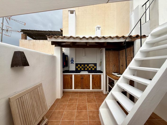 Image No.30-1 Bed Property for sale