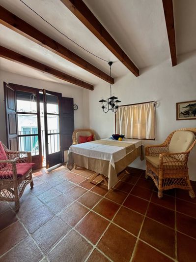 Image No.12-1 Bed Property for sale