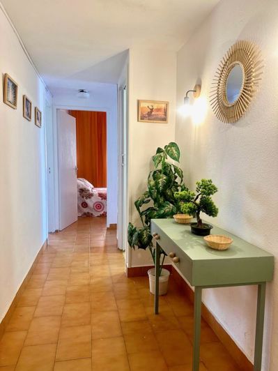 Image No.19-3 Bed Property for sale