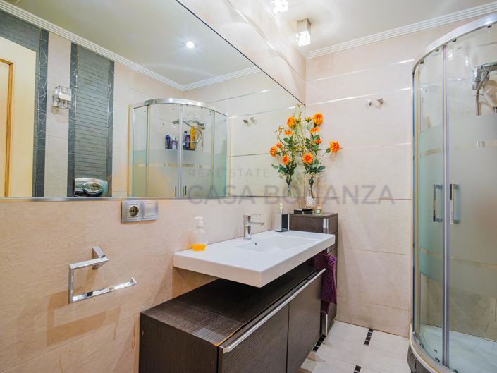 Image No.9-3 Bed Property for sale