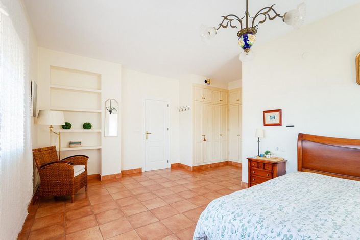 Image No.25-4 Bed Property for sale