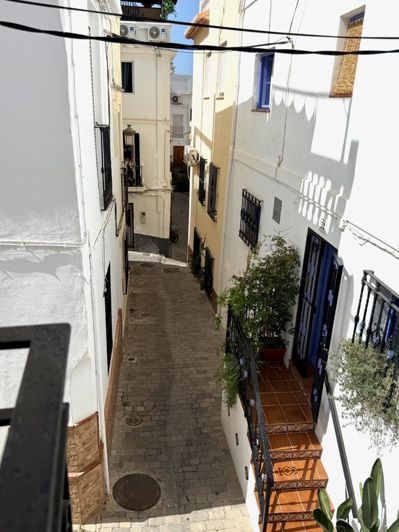 Image No.23-3 Bed Property for sale